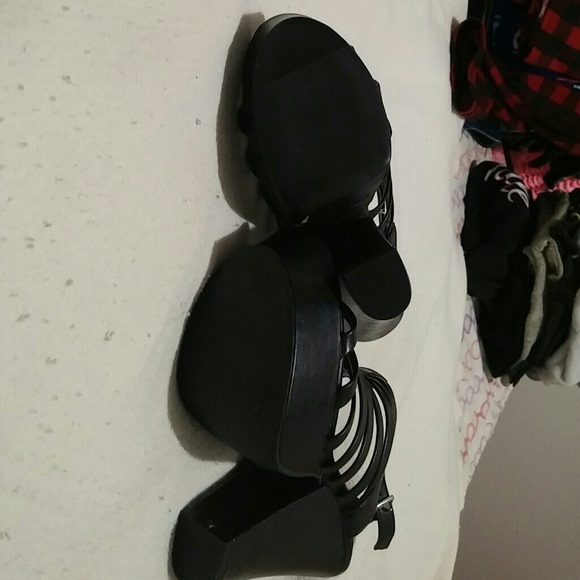 🚫SOLD🚫Black Platforms - Picture 4 of 4
