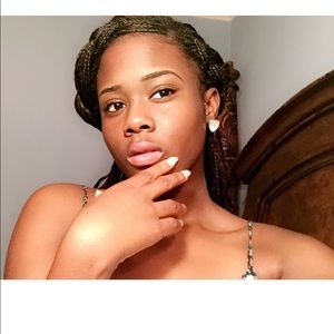 Meet your Posher, Toymenesha