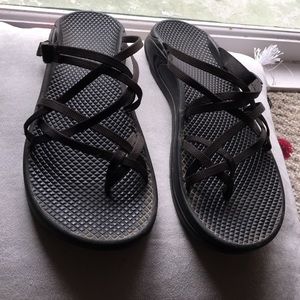 Black Chaco's size 8