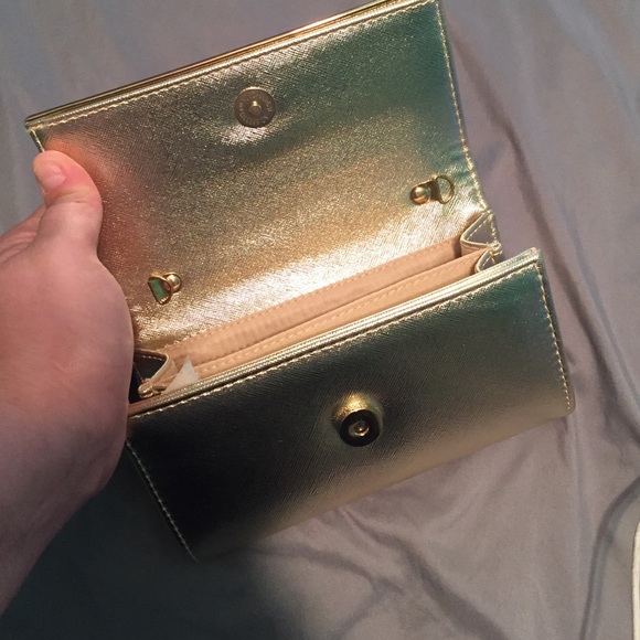 New never used gold clutch with chain strap - Picture 2 of 3