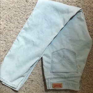 Levis light wash skinny jeans size 7