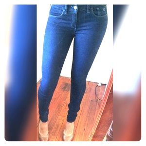 Chic & Cheeky Stretch Jeans!