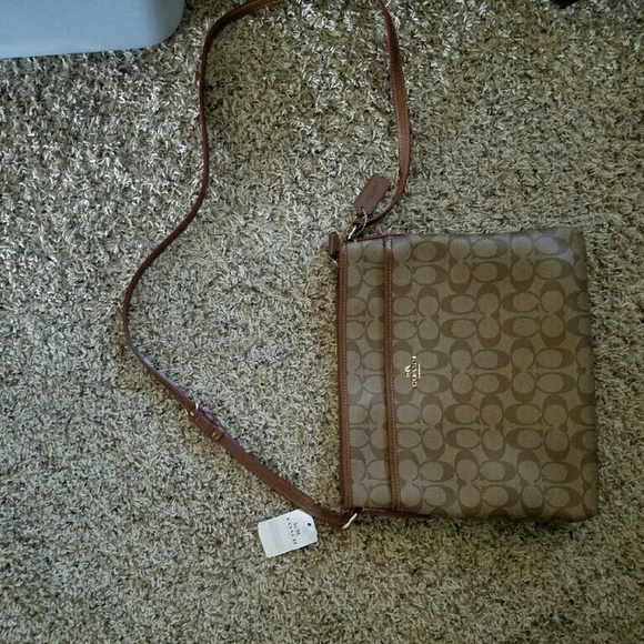• NWT Large Coach Purse • - Picture 2 of 3