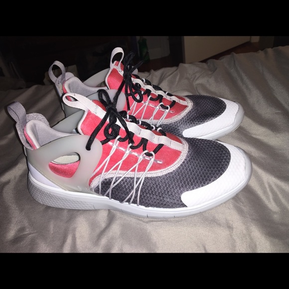 Nike women's Viritous sneaker