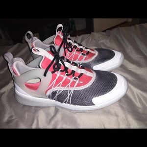 Nike women's Viritous sneaker