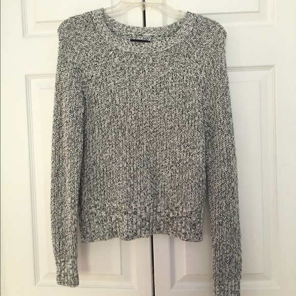 American Eagle grey long sleeve sweater
