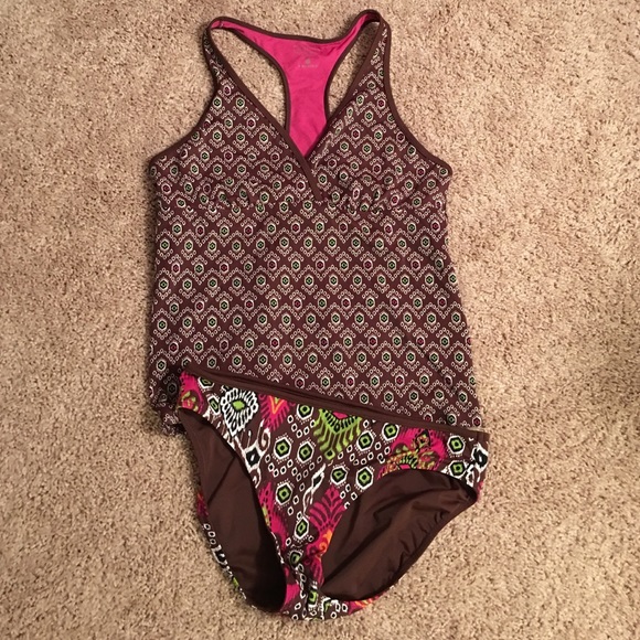 Athleta racerback tankini w reversible bottoms L