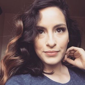 Meet your Posher, Daniella