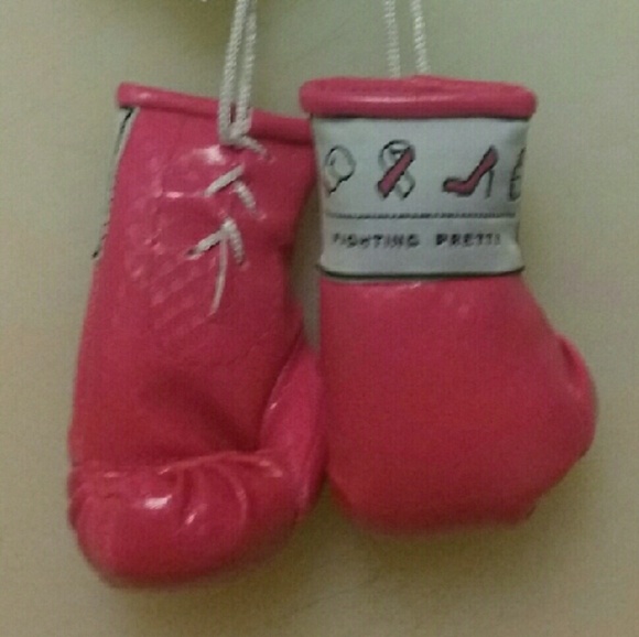 I've been away!Fighting like a girl!