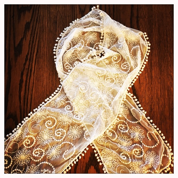 M&Co scarf
