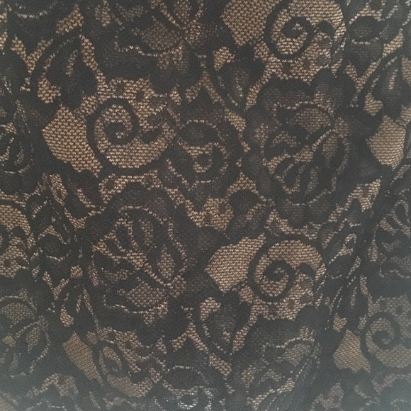 Black and gold strapless dress - Picture 2 of 3