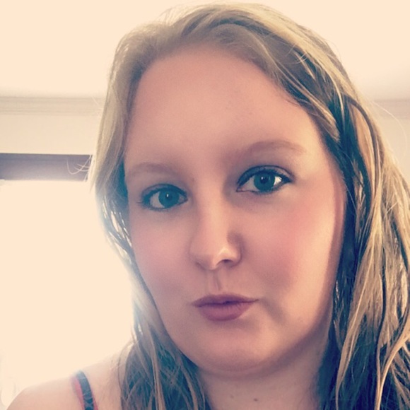 Meet your Posher, Lacey