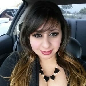 Meet your Posher, Cristina