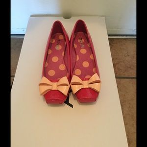 PINK flat!