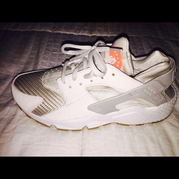2016 Nike Huarache size 7.5. - Picture 2 of 3