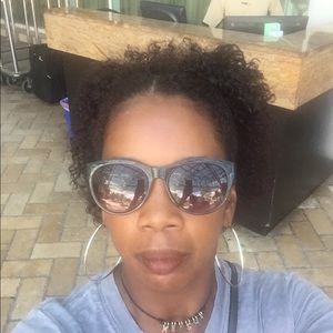 Meet your Posher, Keisha