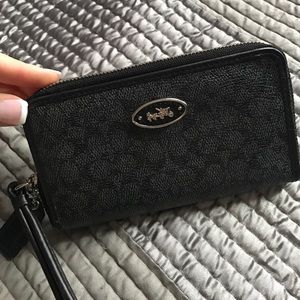 Authentic Coach Wristlet➖