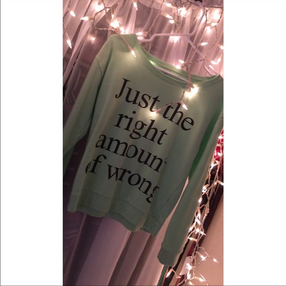Sweatshirt