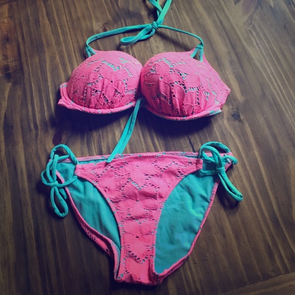 Victoria secret bombshell bikini top and bottoms
