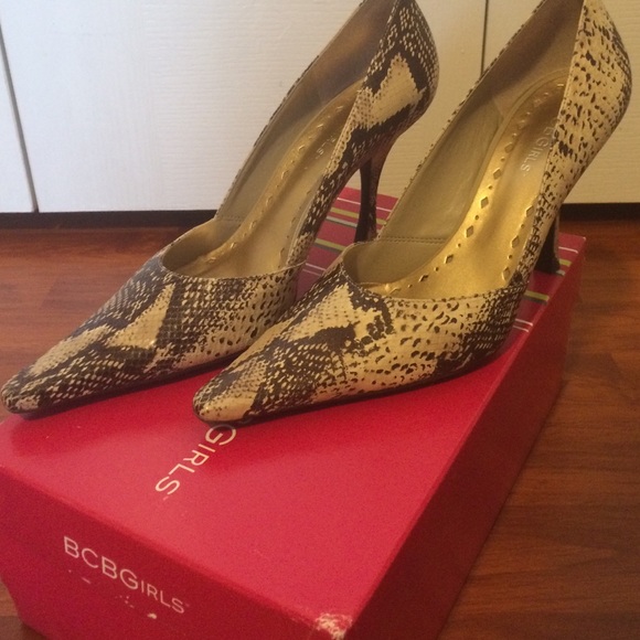NWT Condition Size 8 Snakeskin BCBG Pumps