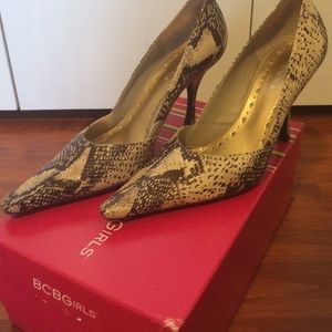 NWT Condition Size 8 Snakeskin BCBG Pumps