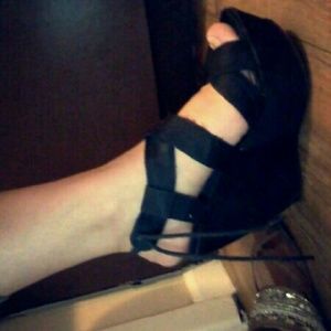 Black Wedges