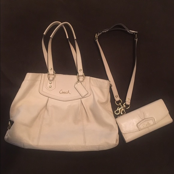 Coach purse with wallet - Picture 2 of 2