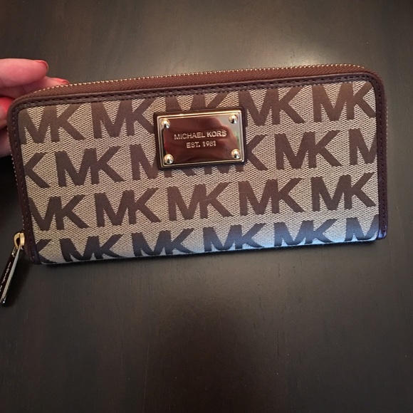 Michael Kors Handbags - Michael Kors brown wallet