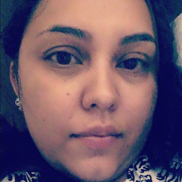 Meet your Posher, Alejandra