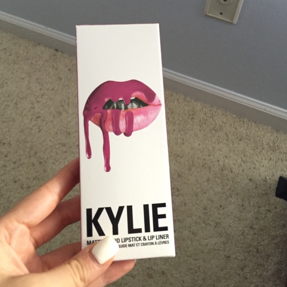 Kylie Cosmetics - Posie K Lipkit Set!