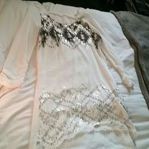 White and gold Maurices top