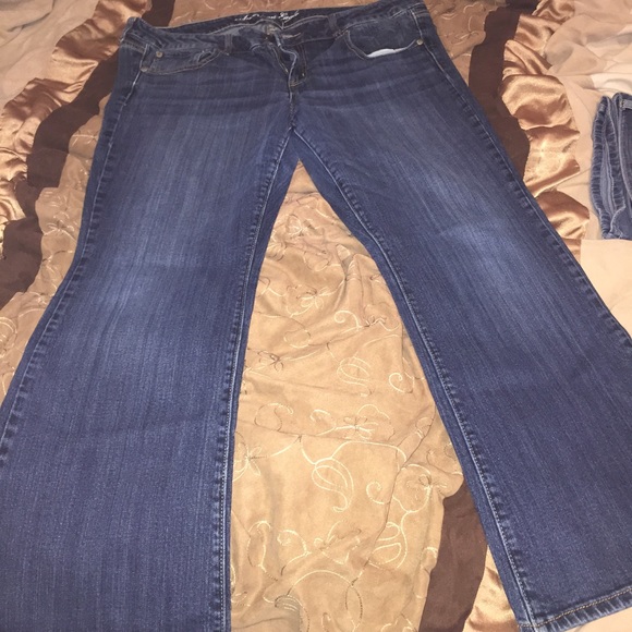 American Eagle Favorite Boyfriend Jean 18 Short