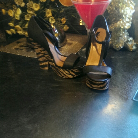 Qupid zebra stripped wedges - Picture 2 of 2