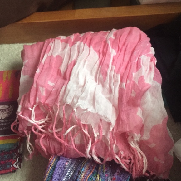 pink and white scarf