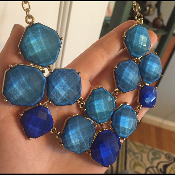 💙 Blue statement necklace 💙 - Picture 2 of 2