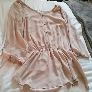 Nude peasant hi/low Maurices top