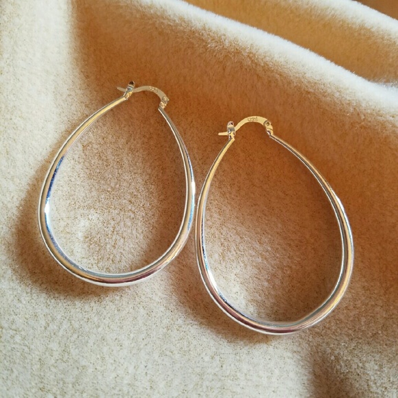 🎉🎀NIB Genuine Sterling Silver Stamped Hoops🎀🎉