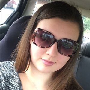 Meet your Posher, Allyson