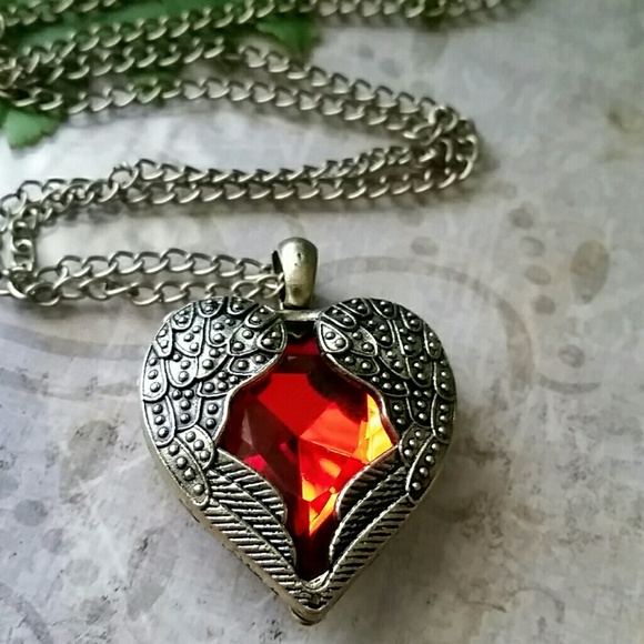 Hot Seller! Angel Wings Red Heart Pendant-Necklace - Picture 2 of 4