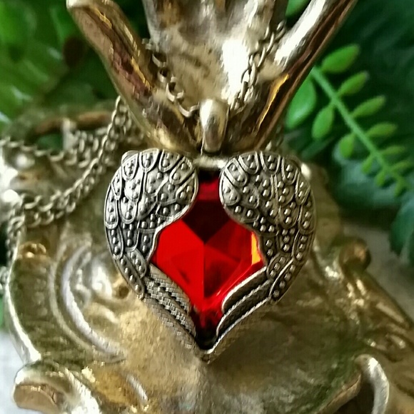 Hot Seller! Angel Wings Red Heart Pendant-Necklace - Picture 4 of 4