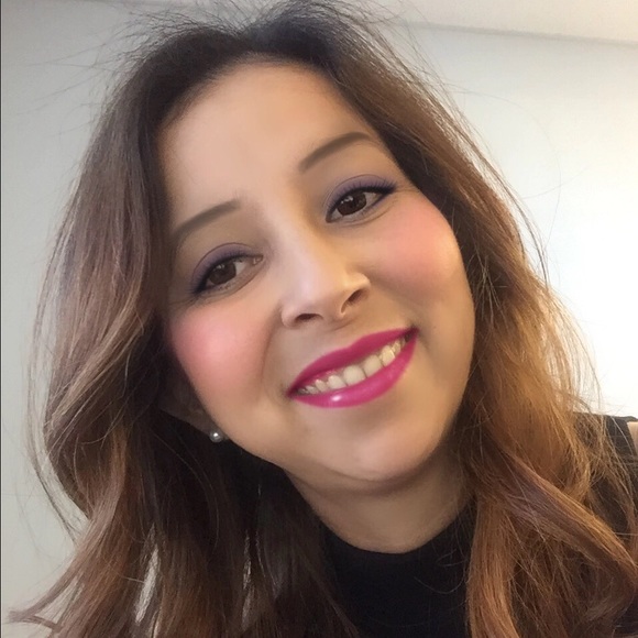 Meet your Posher, Jessica - Picture 1 of 1