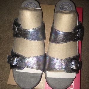 New never worn DANSKO Sophie Leather