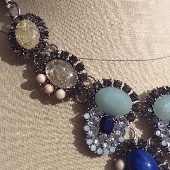 NWOT Wow! Bold Blue Statement Necklace! - Picture 3 of 4