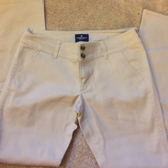 Size 6 skinny leg khaki.