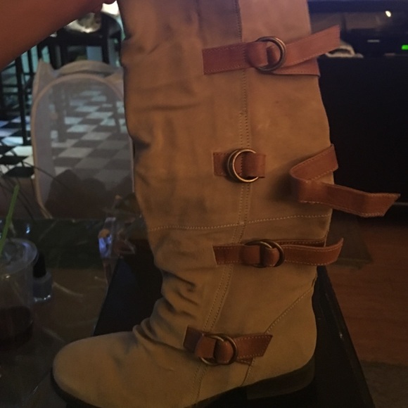 Suede riding boot - Picture 3 of 4