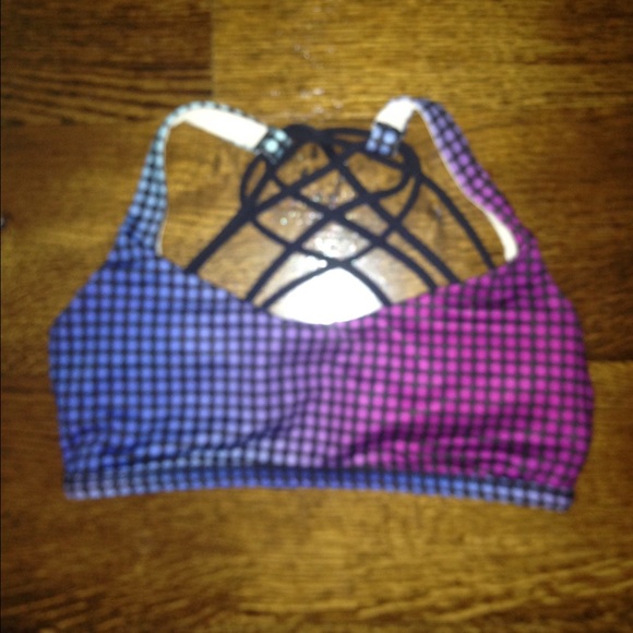 Lululemon free to be wild bra