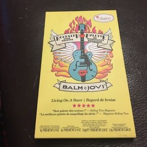 A rockstar face pallette, brand new, never used!