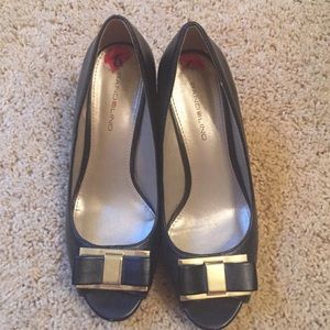 Black wedges with bow detail