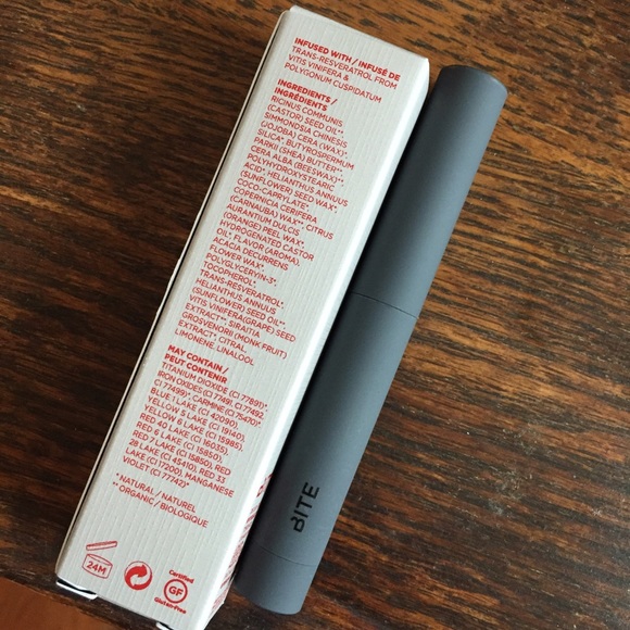 Bite Matte Creme Lip Crayon in Glacé - Picture 3 of 3