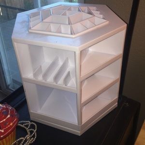 Makeup organizer